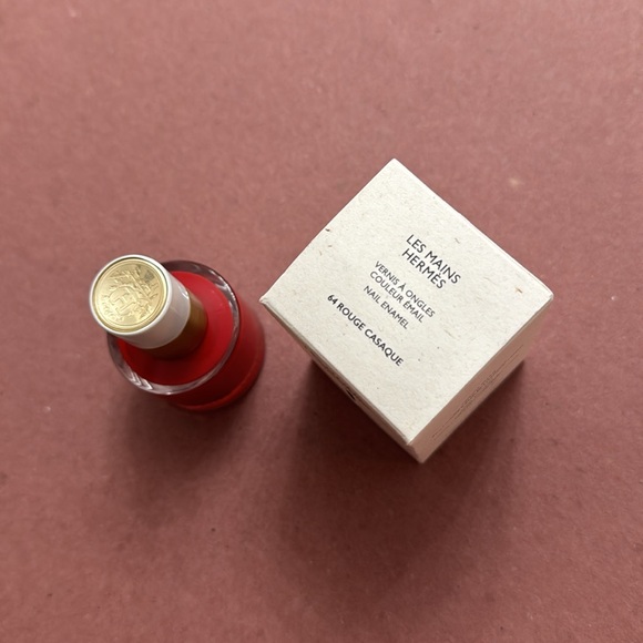 Authentic USED ONCE HERMÈS RED NAIL Polish - Picture 5 of 6